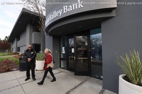 Silicon Valley Bank’s collapse undercuts key engine of Bay Area economy
